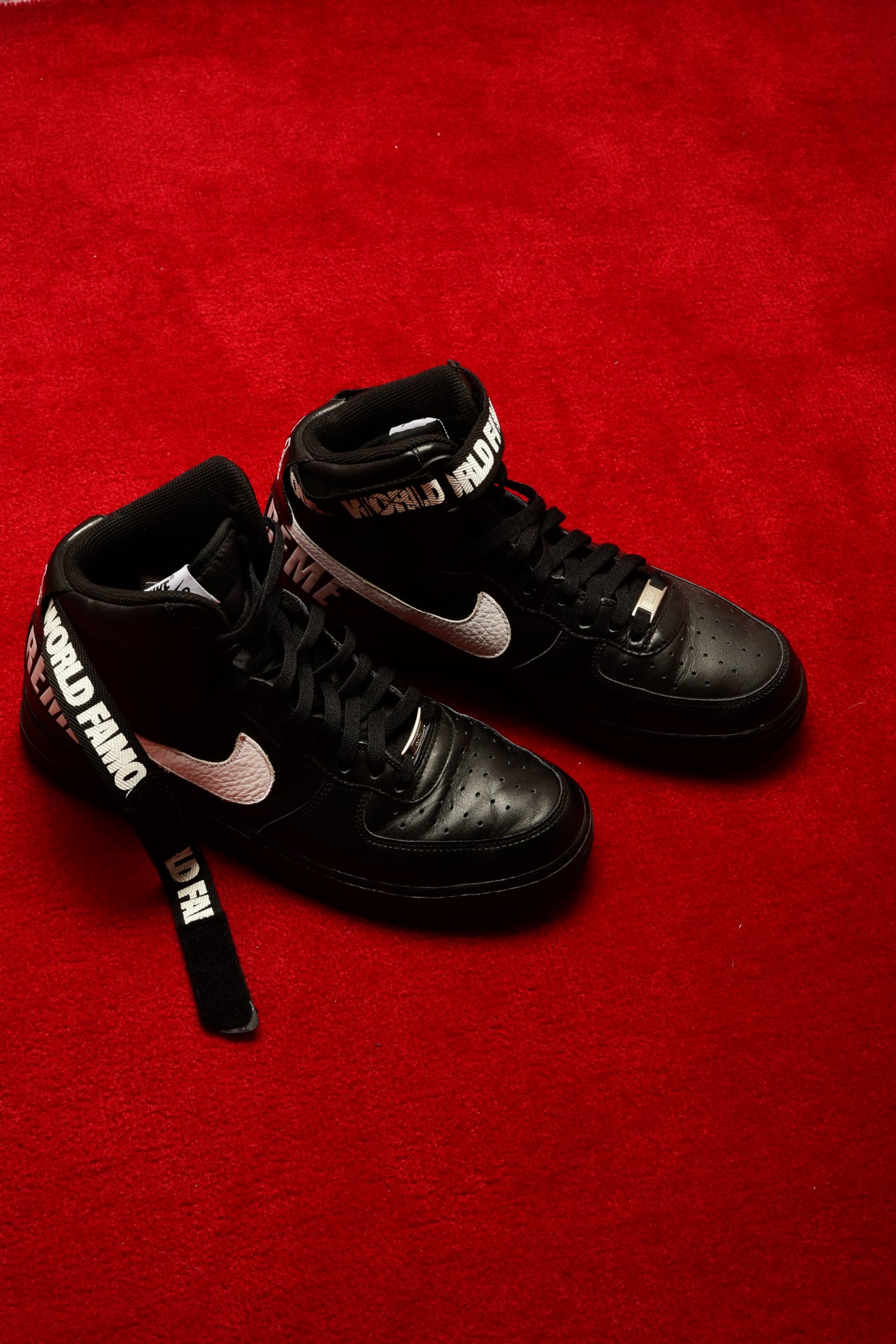 Nike Air Force 1 High Supreme World Famous Black (698696-010)